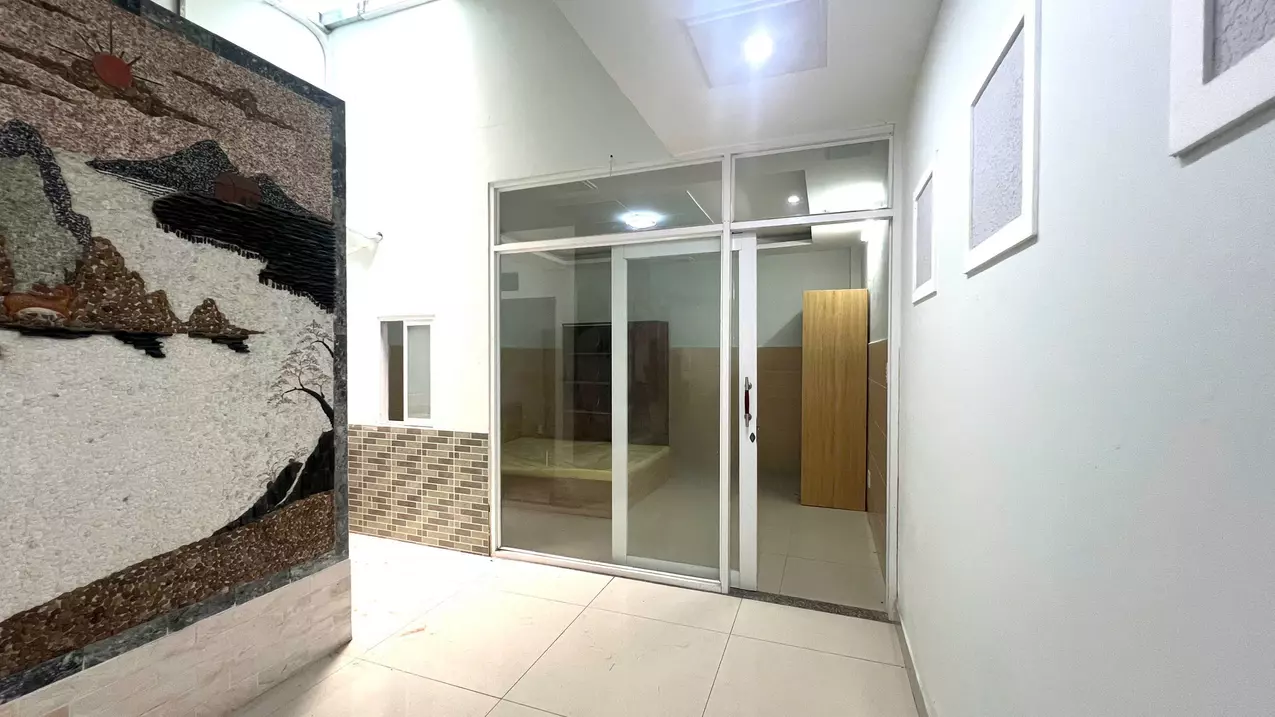 CĂN HỘ DỊCH VỤ FULL NỘI THẤT – TẦNG TRỆT RỘNG RÃI, GẦN SÂN GOLF TÂN SƠN NHẤT-anh-5