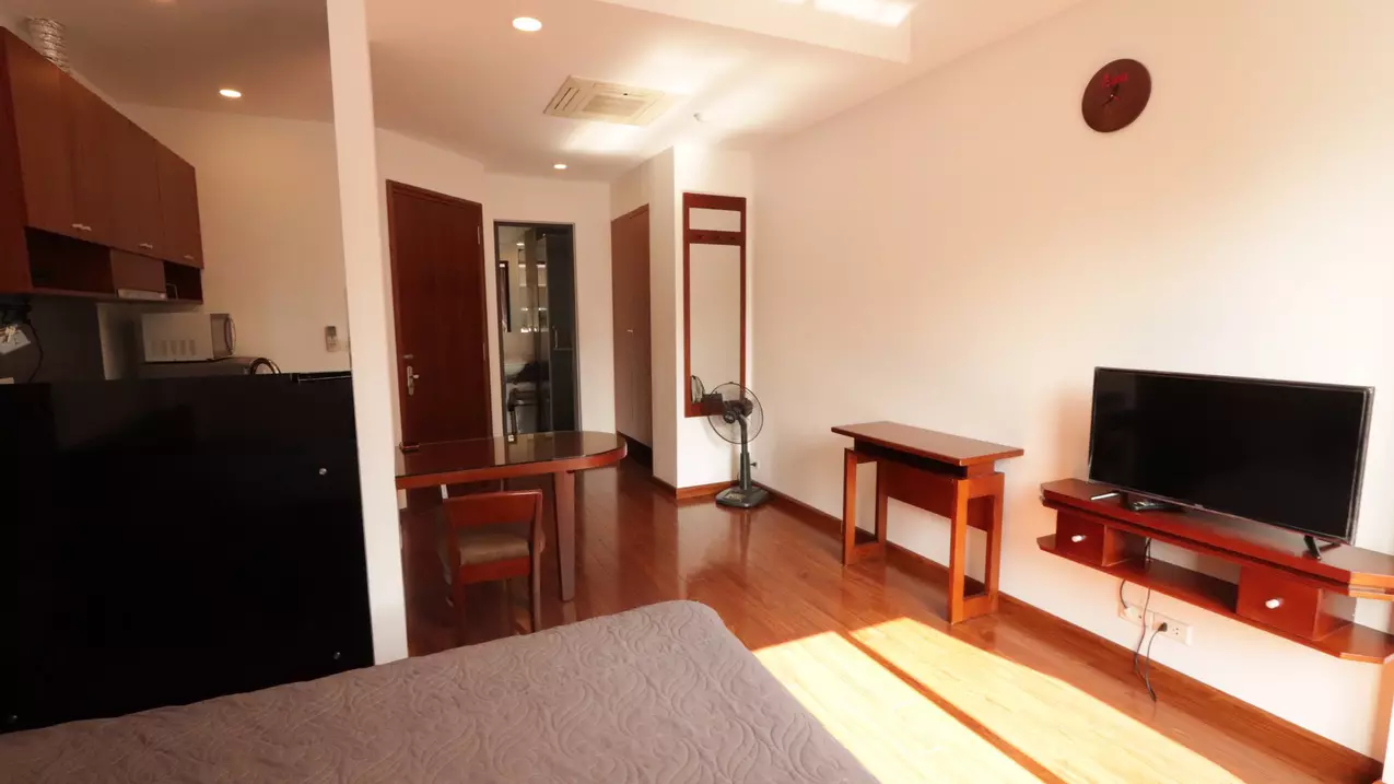 Cho thuê căn hộ dịch vụ ở Linh Lang có ban công giá 7,5 triệu-anh-8