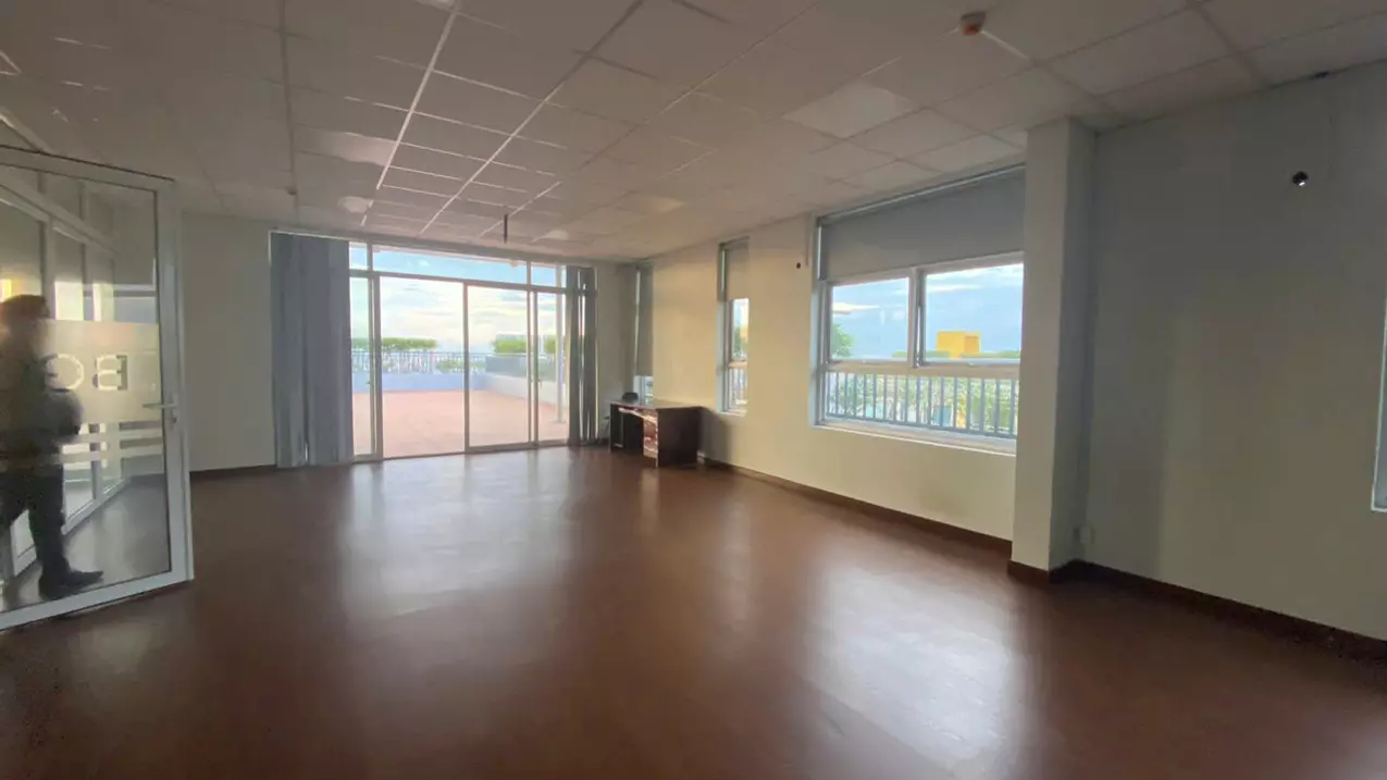 Tòa nhà Charmington La Pointe cho thuê Penhouse làm văn phòng - Quận 10-anh-4