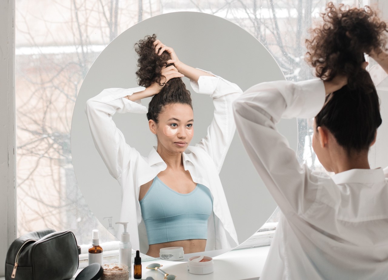 2 Phút Cuối Cùng: Đánh Son và Thay Quần Áo